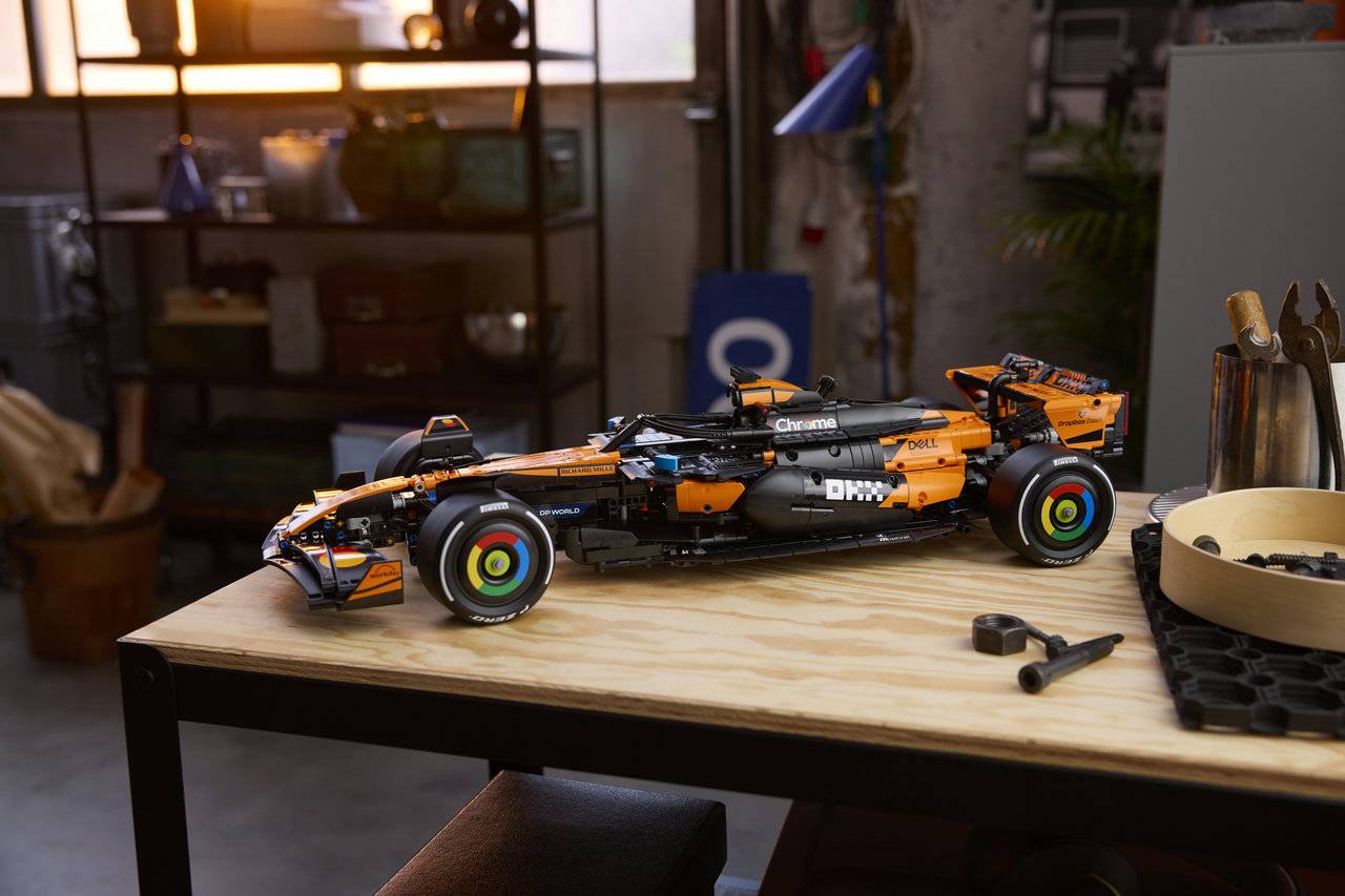 Lego 42228 Mclaren Mcl39 F1 Car