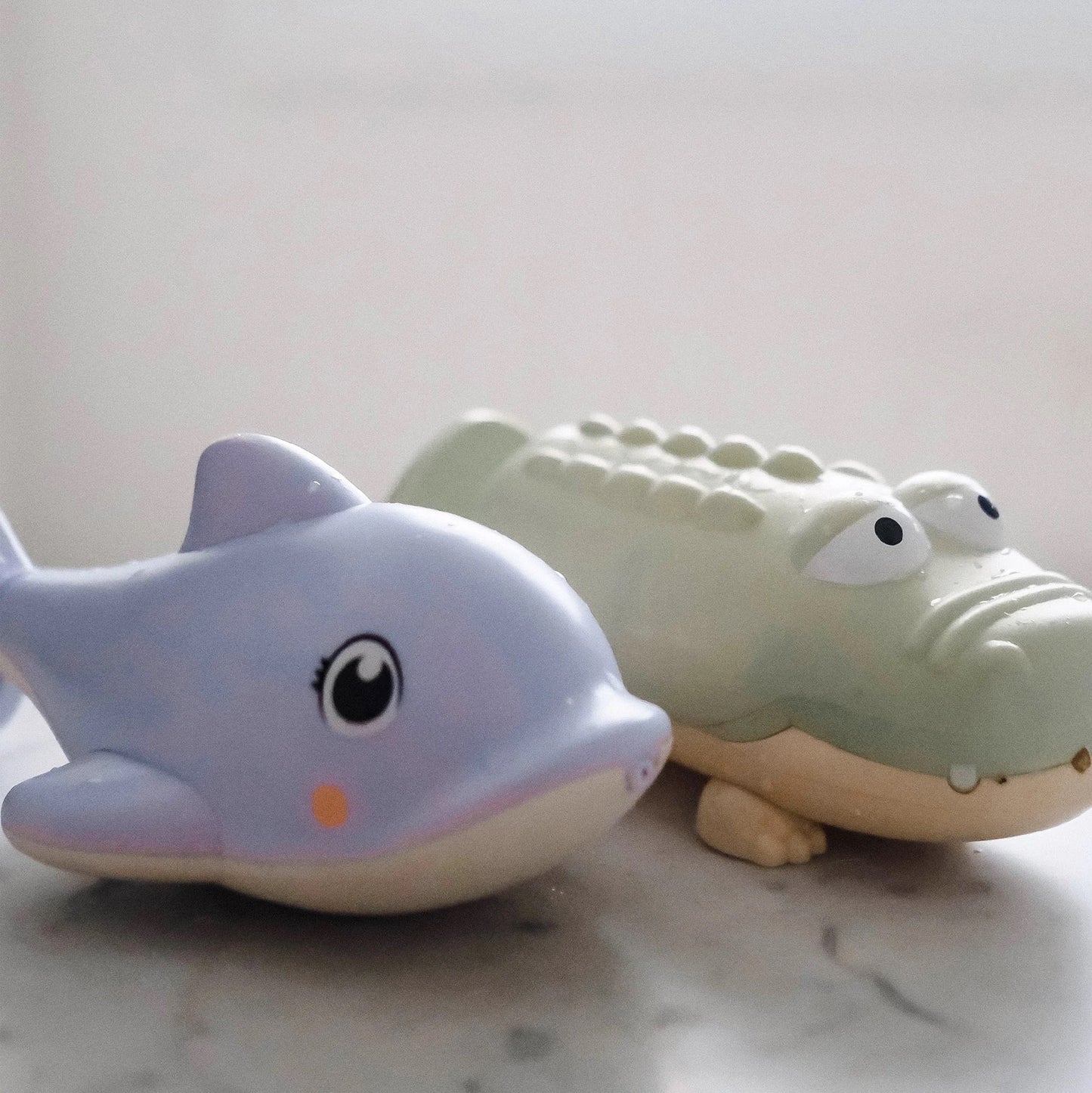 Dolphin Water Squirters - Lilac - Sunnylife
