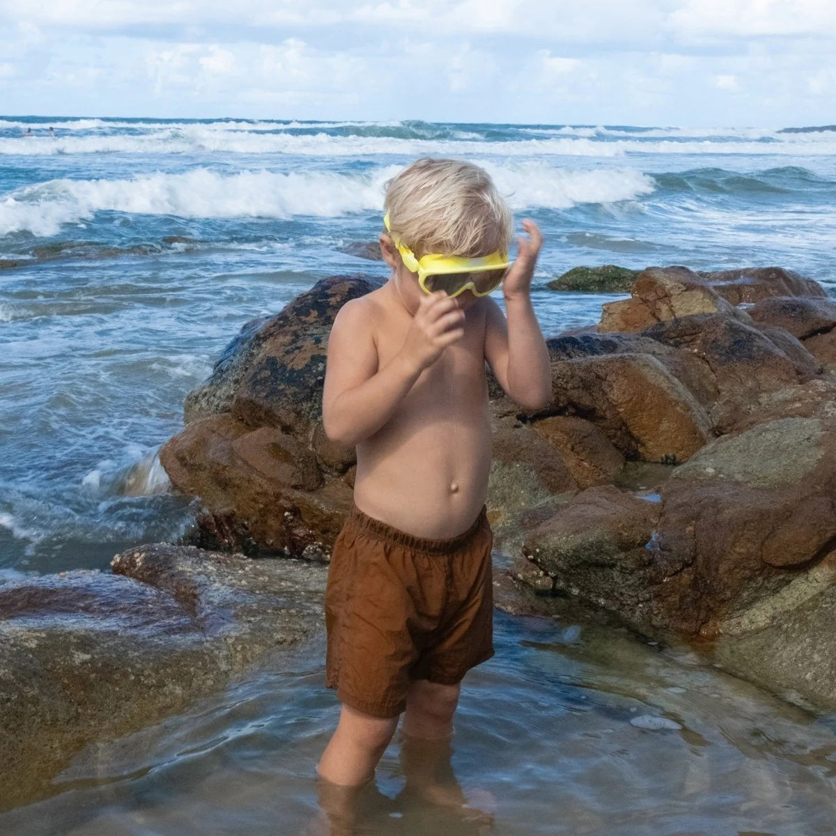 Sunnylife Kids Swim Mask Salty The Shark Neon Yellow