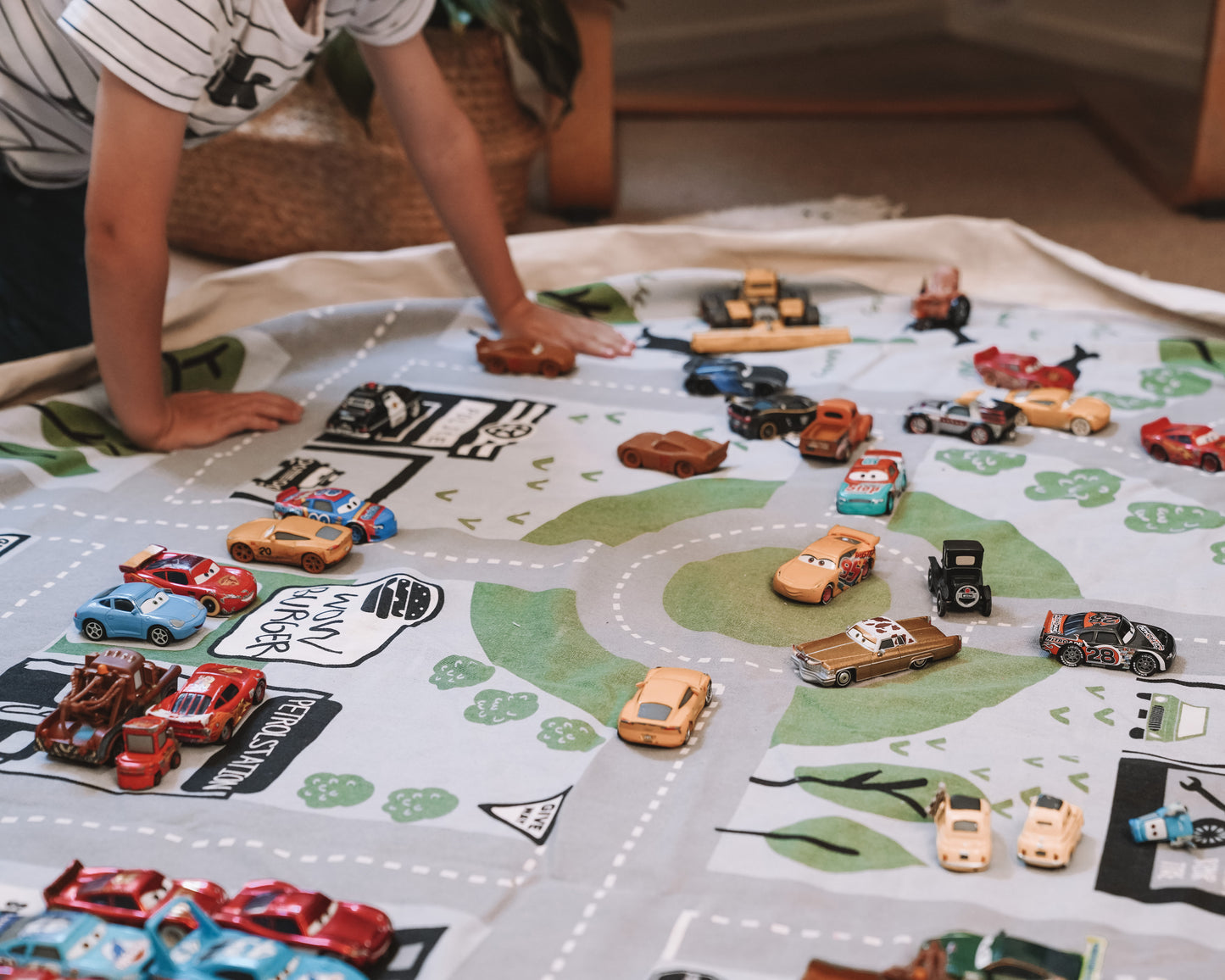 Play Pouch Wow Town Track Storage & Plat Mat